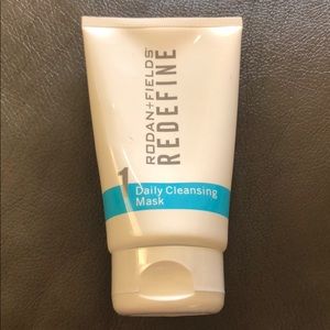 Rodan and fields redefine daily cleansing mask
